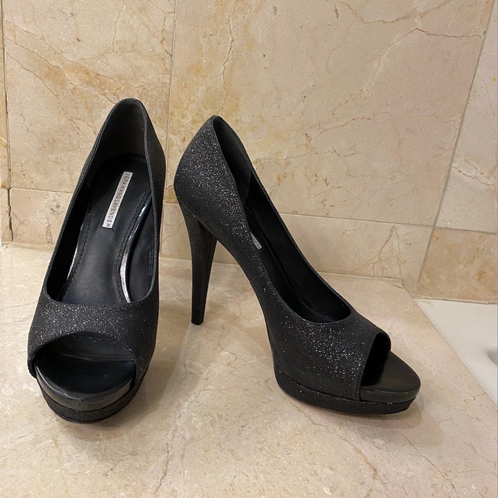 Vera Wang Pumps